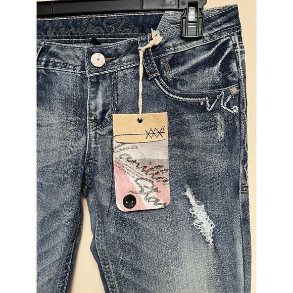 Levi's 524 Womens Superlow Distressed Skinny Jeans Light Wash Sz 5 New with Tag - Picture 8 of 16